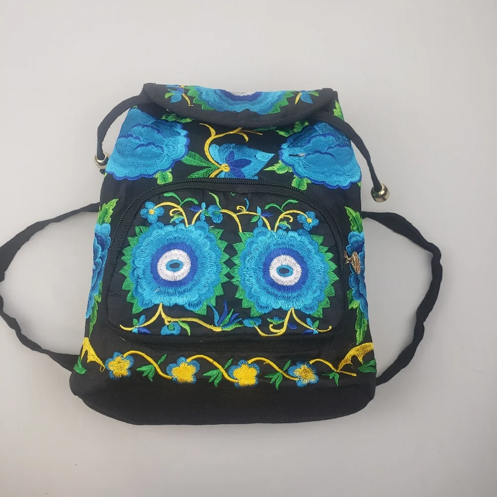 Embroidered floral‎ Mexican Backpack NEW/ mochila Mexicana bordada a mano nueva